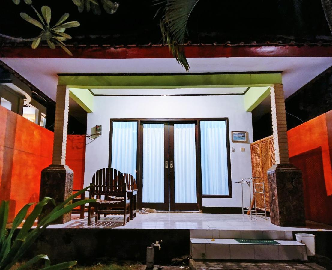 Creative Bungalow Beach Front Gili Trawangan Exterior foto